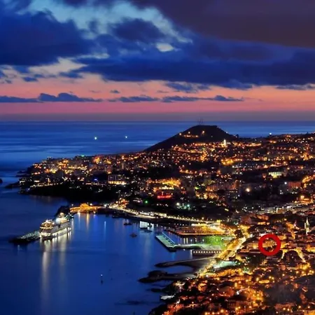 Super - Deep Blue Apartment